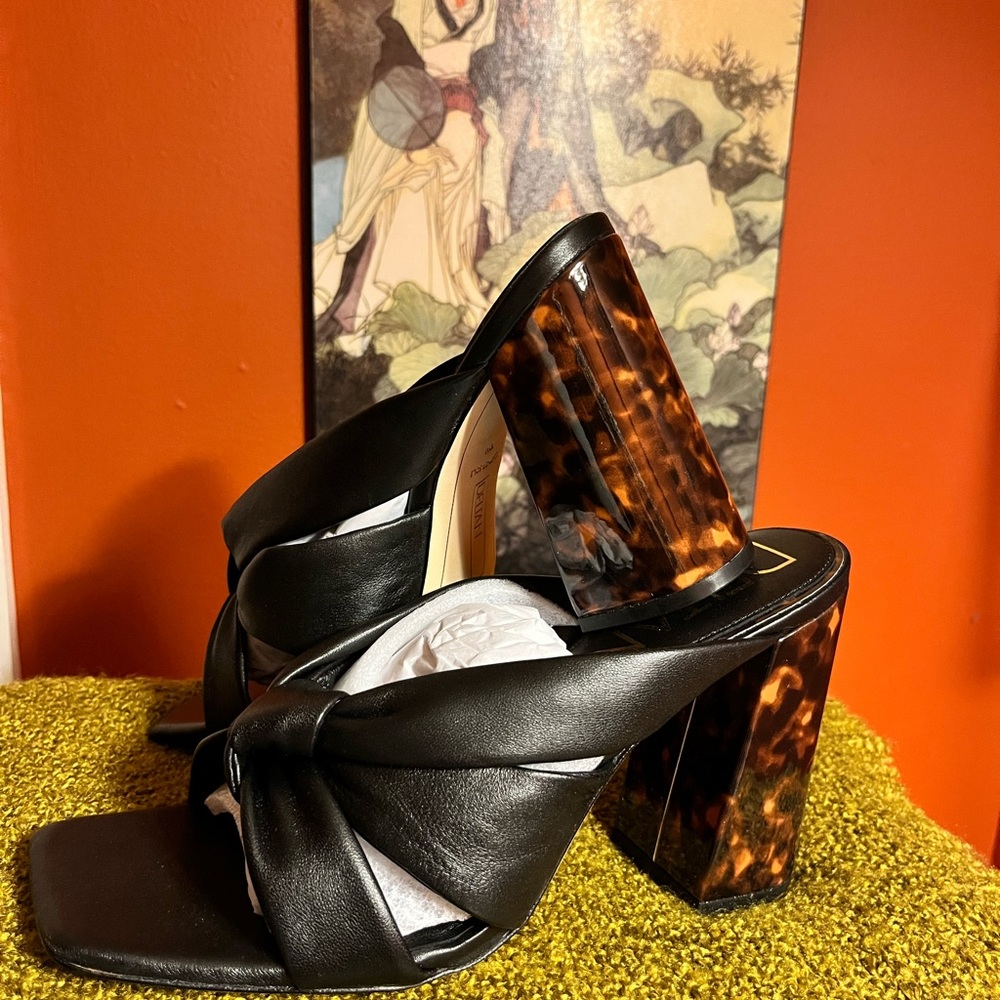 Deltan Black heels, size 10